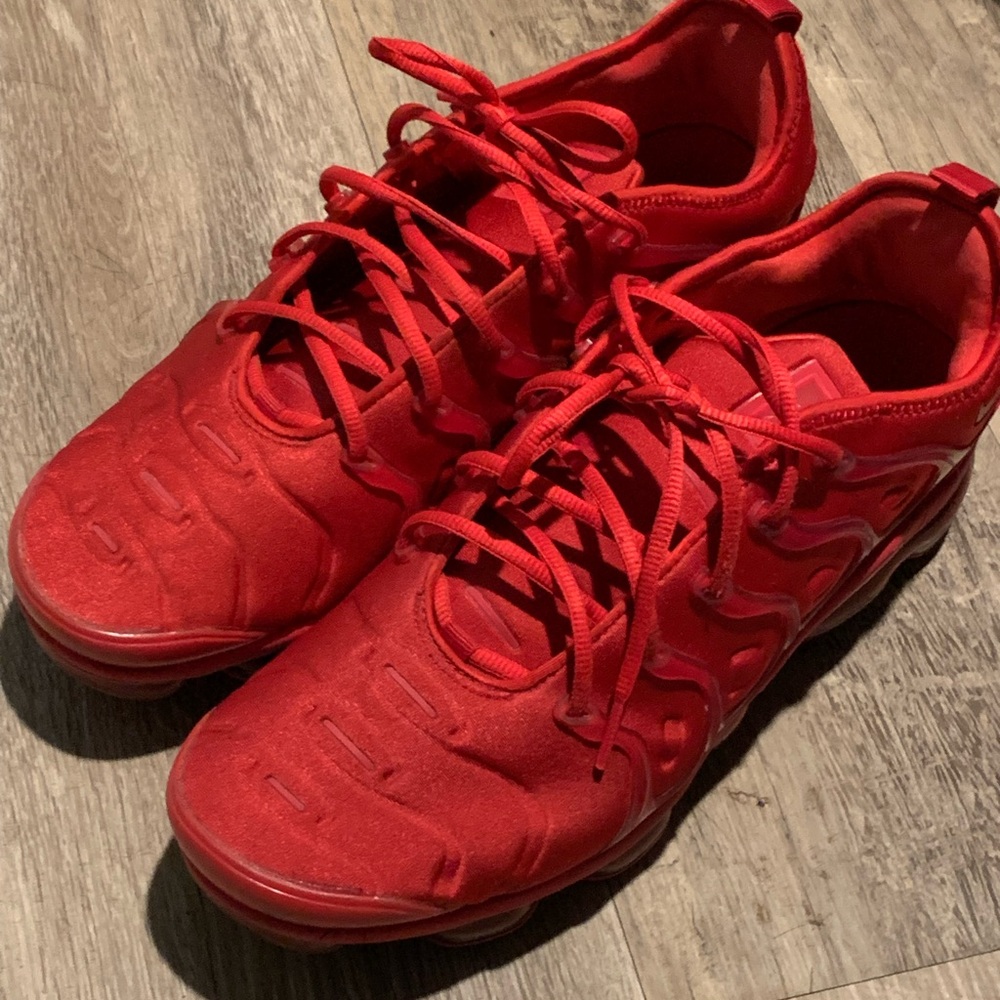 Nike Men's Red Sneakers